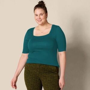 Amazon Essentials Women's Slim-Fit Half Sleeve Square Neck T-Shirt